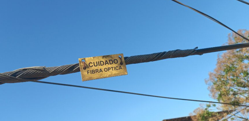 OSP fiber optic cable aerial installation