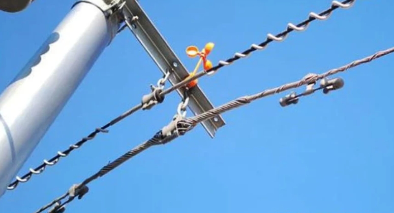 vibración en cables aéreos de fibra óptica